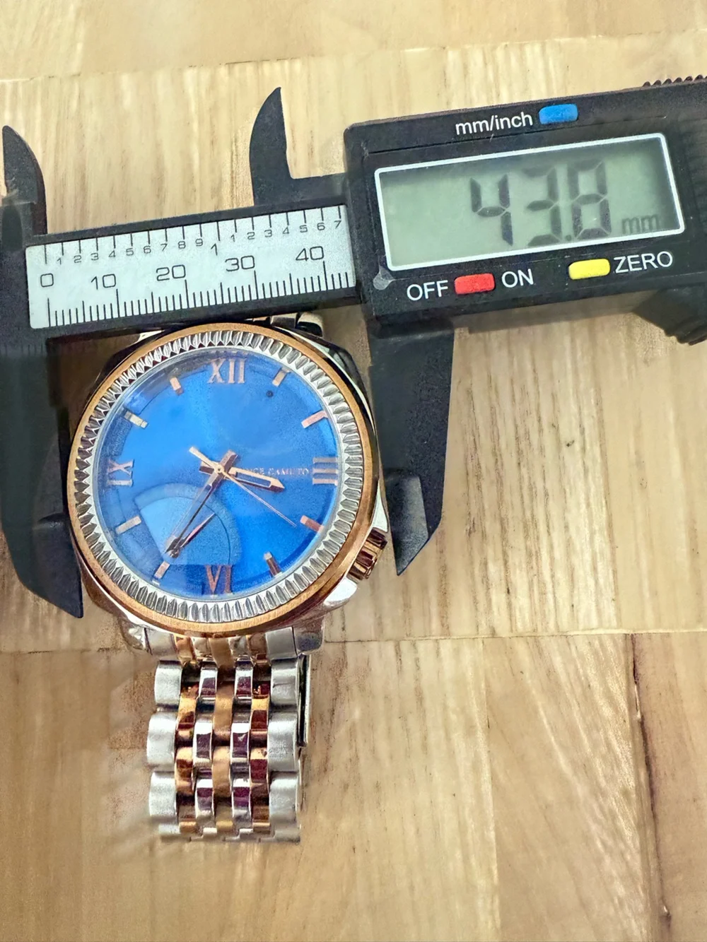 Vince Camuto mens blue dial silver tone rose gold tone watch NEW BATTERY